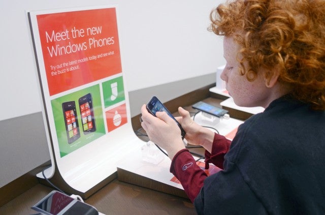 Investigation of the Windows Phone at the Microsoft Store at Tysons Corner Investigation of the Windows Phone at the Microsoft Store at Tysons Corner