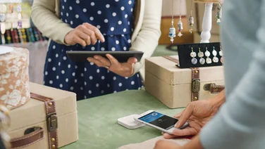 Square's Launch of New Reader Will Increase Apple Pay Availability