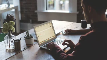 How to Work Efficiently in Coworking Spaces