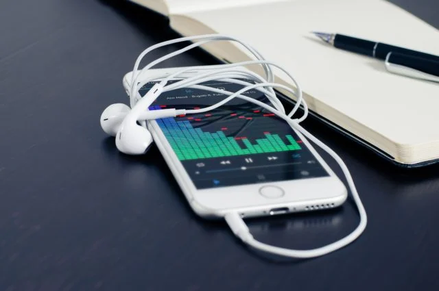 Mobile Advertising Or Mobile Apps: Which Way To Go?