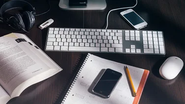 8 Affordable Apps That Help Build Your Business