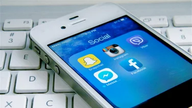 Facebook Becoming Snapchat