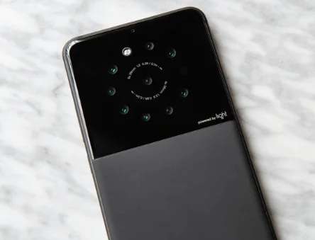 Light Smartphone Cameras