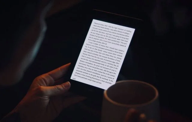 Kindle Paperwhite in low light