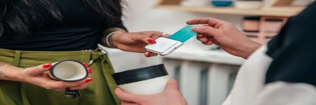 Shopify-POS-chip-and-swipe-reader