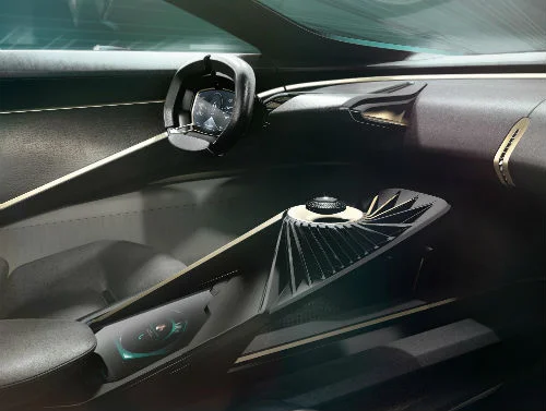 Lagonda all-terrain concept floating key