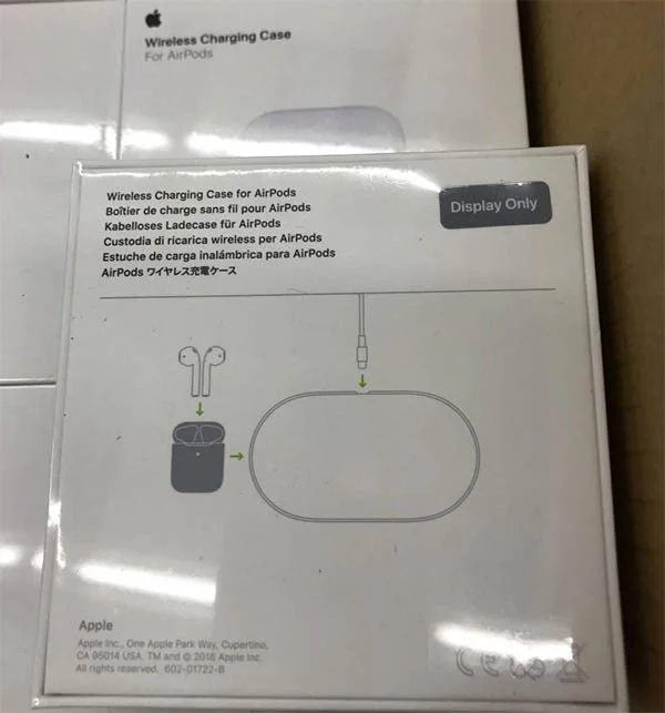 Earpods packaging with AirPower reference
