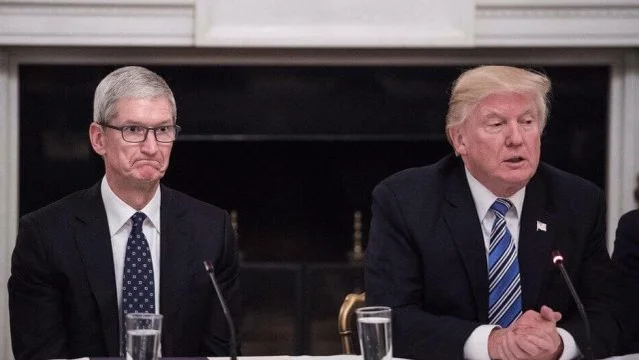 Tim Cook Trump Apple