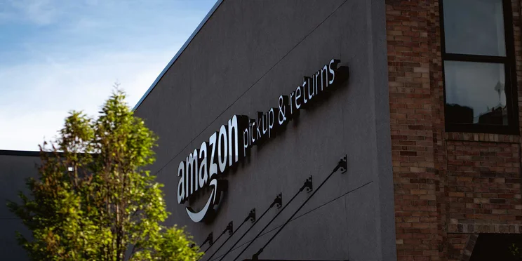 Amazon pickup and returns building