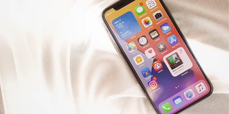 apple header