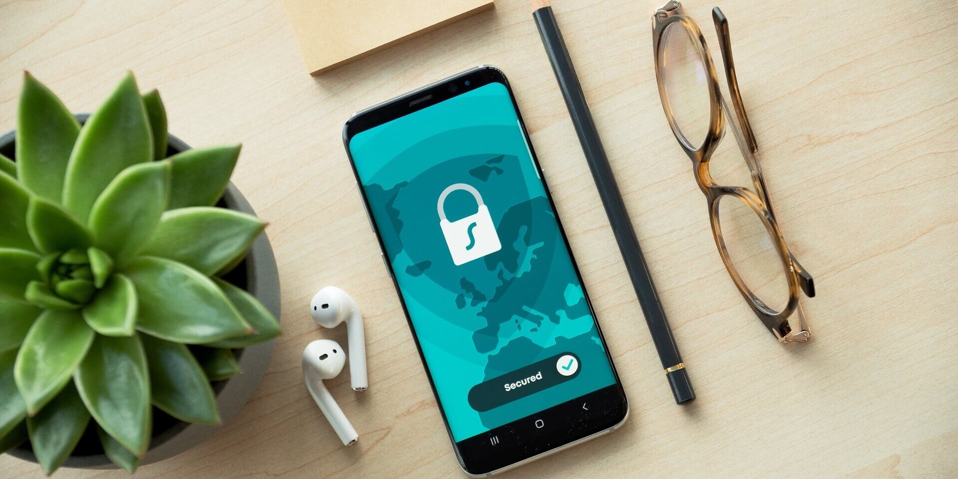 An Email Scammer Stole 620K Photos From iCloud Accounts | Tech.co