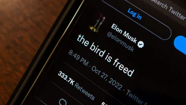 Musk Tweet on Phone