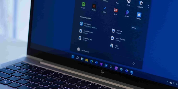 WIndows on laptop
