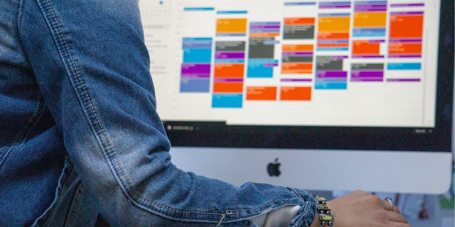 Google Calendar Introduces Paid Bookings Feature - Vimarsana News
