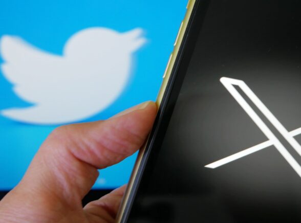 Elon Musk Unveils New Twitter Logo and Explains What 'X' Means - Tech.co