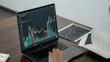 Money management on a laptop