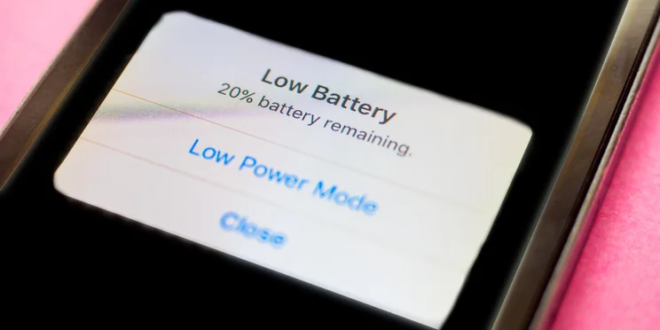Apple iPhone low battery warning