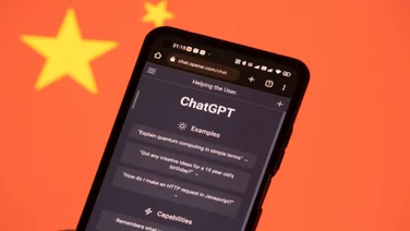China flag wit chatgpt logo