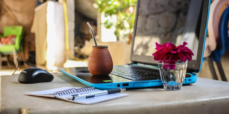 A digital nomad laptop setup