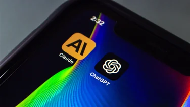 claude and chatgpt apps on phone