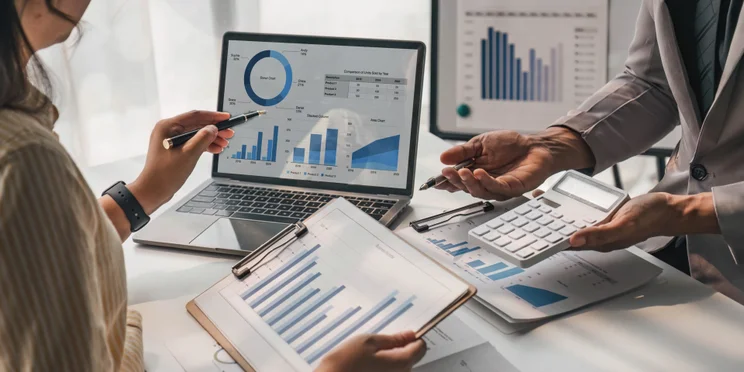 Individuals valuing a business with graphs